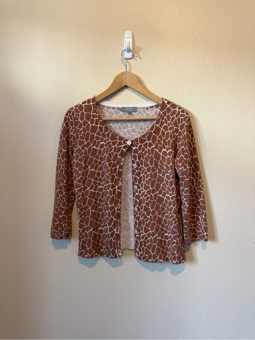 Giraffe Print Cardigan 🦒🤍🧶